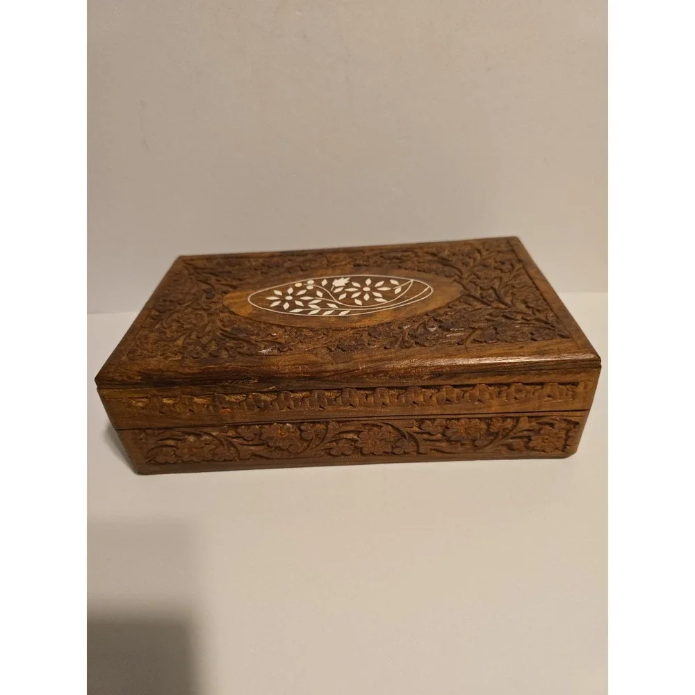 Vintage Hand Carved‎ Wood Trinket Box Ornate Design with White Inlay Hinged Lid